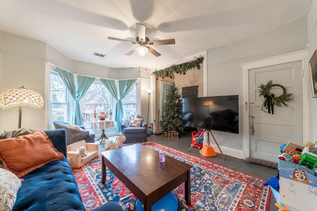 529 Lake Street, Hobart, IN 46342