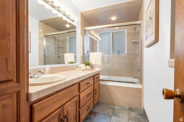 8492 S FAYEWAY DR, Sandy, UT 84094