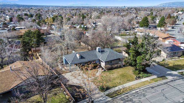 8492 S FAYEWAY DR, Sandy, UT 84094