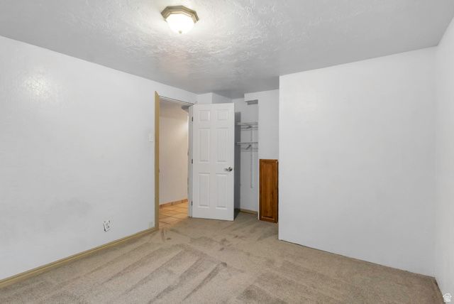 8492 S FAYEWAY DR, Sandy, UT 84094