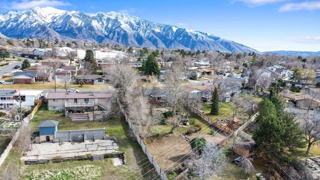 8492 S FAYEWAY DR, Sandy, UT 84094