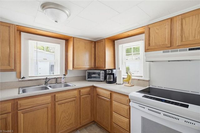 609 Dobson Street, Kernersville, NC 27284