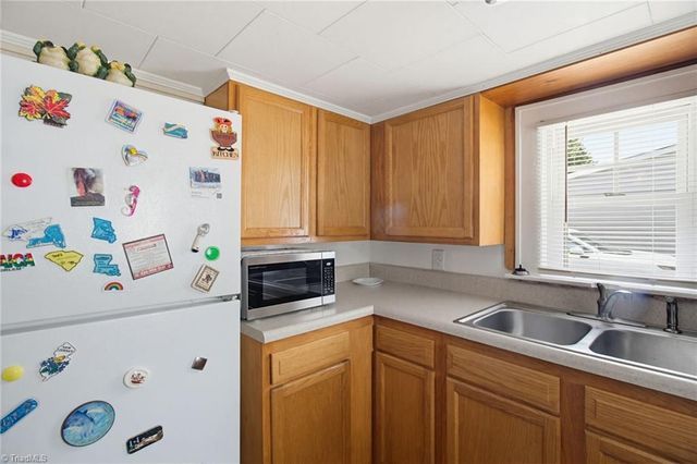 609 Dobson Street, Kernersville, NC 27284