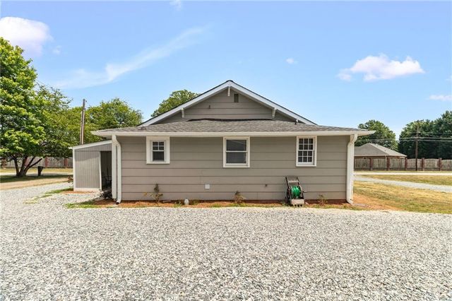 609 Dobson Street, Kernersville, NC 27284