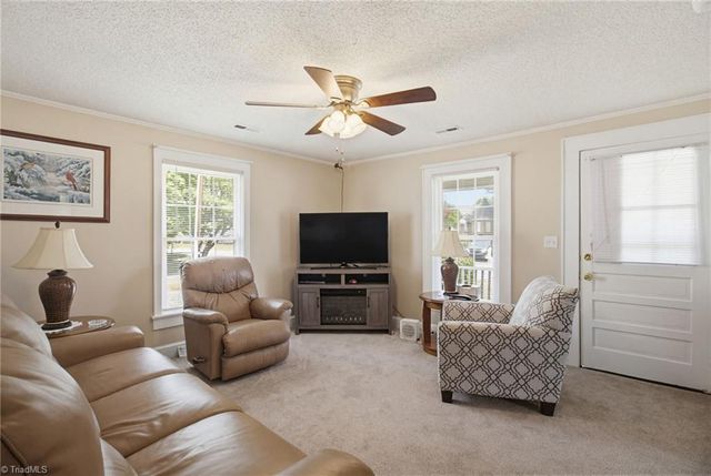 609 Dobson Street, Kernersville, NC 27284