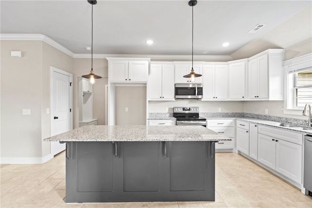 1908 E Endura Park Drive, Siloam Springs, AR 72761
