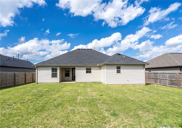 1908 E Endura Park Drive, Siloam Springs, AR 72761