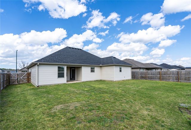 1908 E Endura Park Drive, Siloam Springs, AR 72761