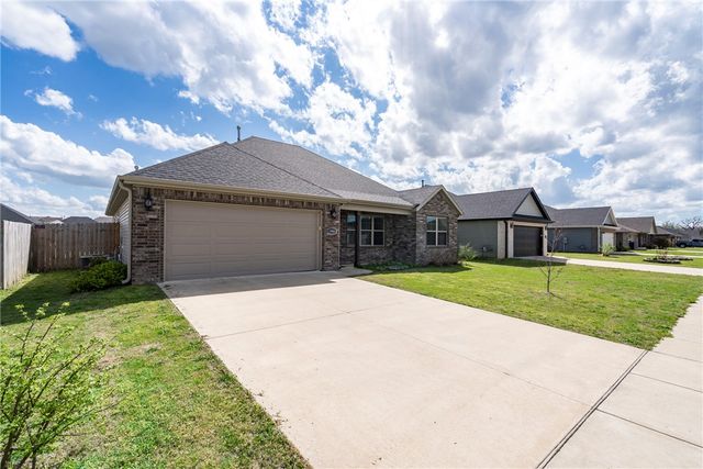 1908 E Endura Park Drive, Siloam Springs, AR 72761