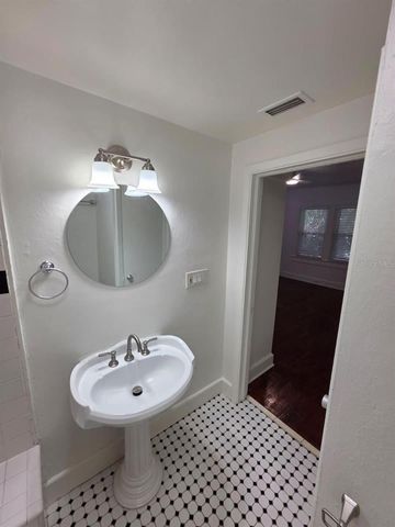 1604 N OSCEOLA AVENUE, Clearwater, FL 33755