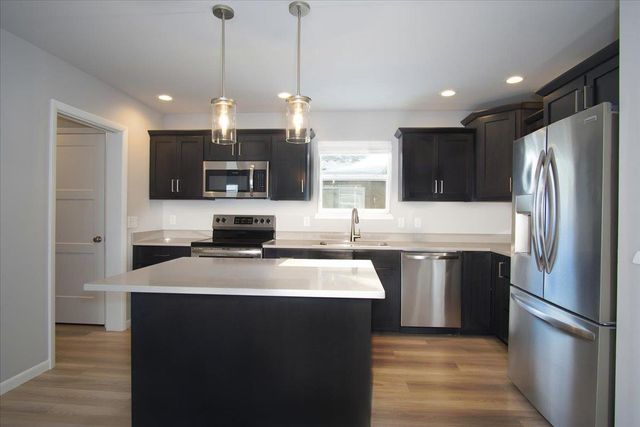 2167 Autumn Lake Parkway, Madison, WI 53718