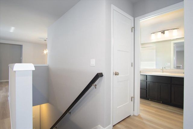 2167 Autumn Lake Parkway, Madison, WI 53718