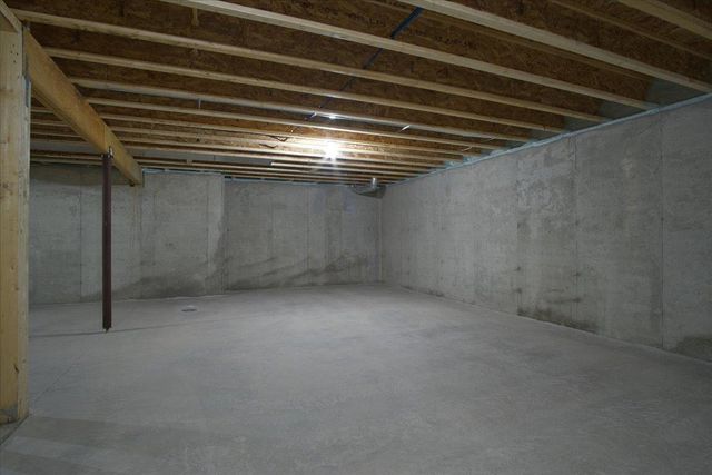 2167 Autumn Lake Parkway, Madison, WI 53718