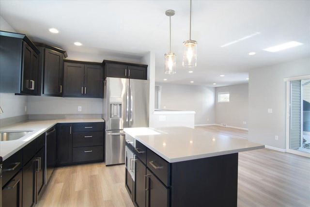 2167 Autumn Lake Parkway, Madison, WI 53718