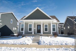 2167 Autumn Lake Parkway, Madison, WI 53718