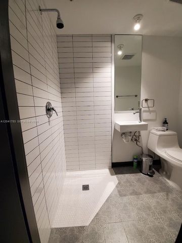 2017 NW 135 Avenue, Miami, FL 33182