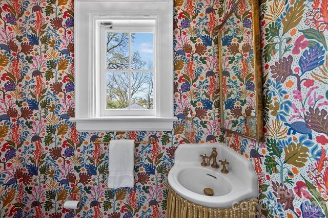 700 Queens Road, Charlotte, NC 28207