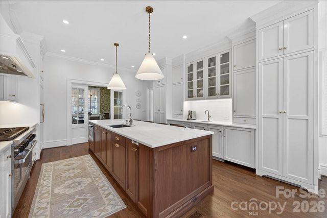 700 Queens Road, Charlotte, NC 28207