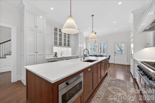 700 Queens Road, Charlotte, NC 28207