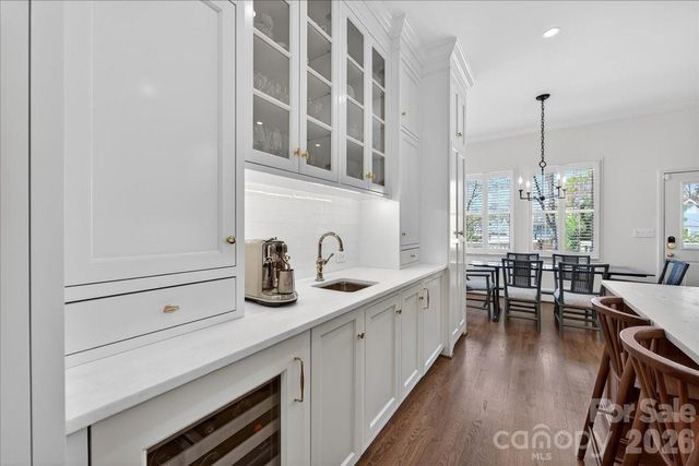 700 Queens Road, Charlotte, NC 28207