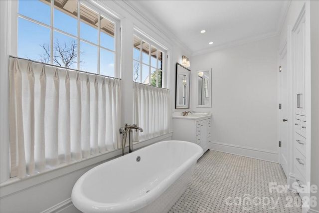 700 Queens Road, Charlotte, NC 28207