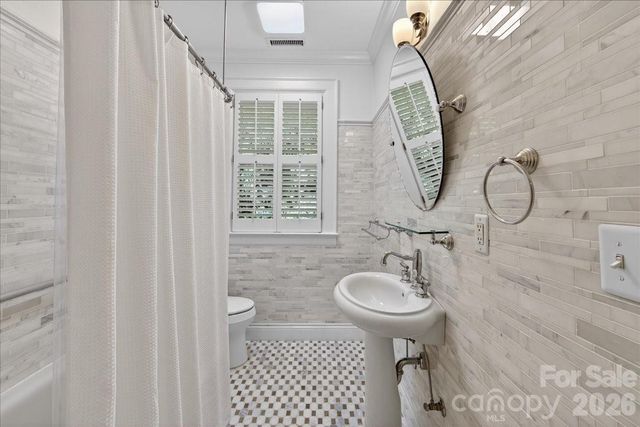 700 Queens Road, Charlotte, NC 28207