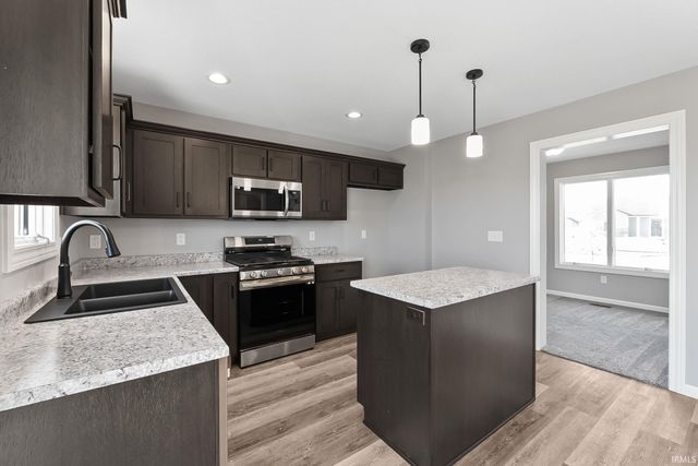 1410 Bear Hollow Drive, Huntertown, IN 46748