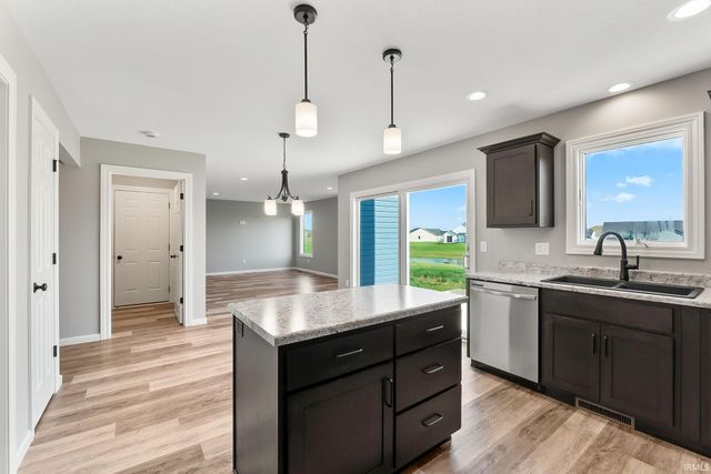 1410 Bear Hollow Drive, Huntertown, IN 46748