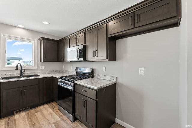 1410 Bear Hollow Drive, Huntertown, IN 46748