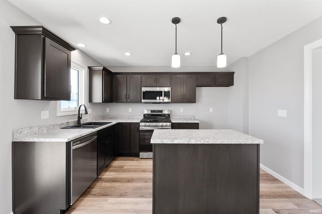 1410 Bear Hollow Drive, Huntertown, IN 46748