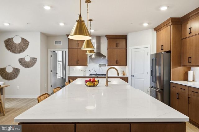 6829 FOUNTAIN PARK DR, Glenn Dale, MD 20769