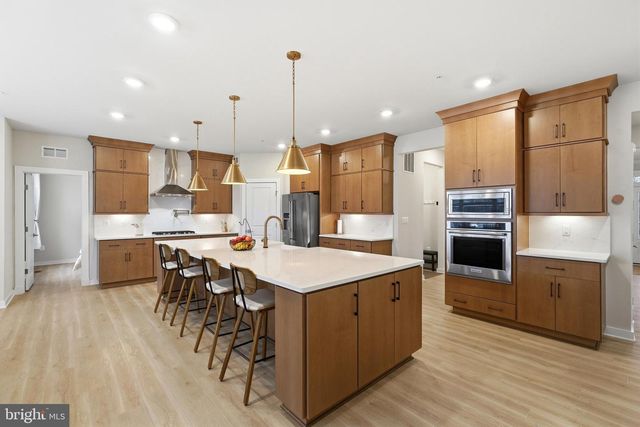 6829 FOUNTAIN PARK DR, Glenn Dale, MD 20769