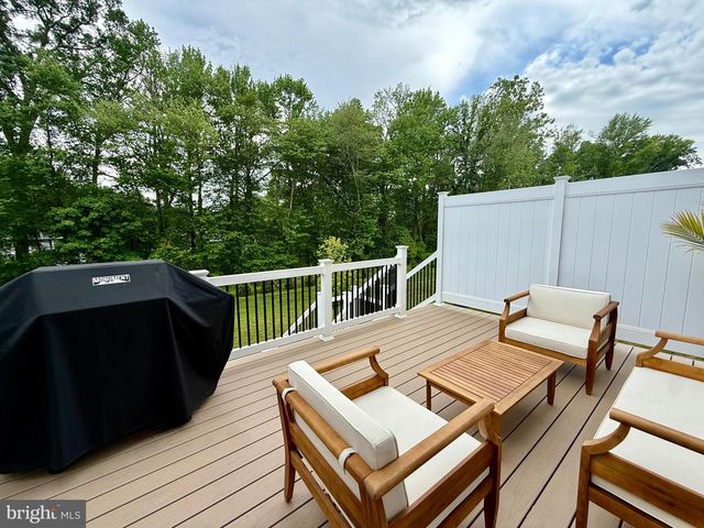 6829 FOUNTAIN PARK DR, Glenn Dale, MD 20769