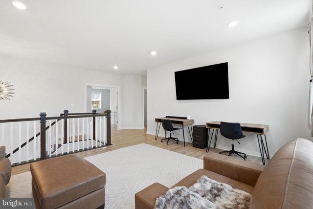 6829 FOUNTAIN PARK DR, Glenn Dale, MD 20769