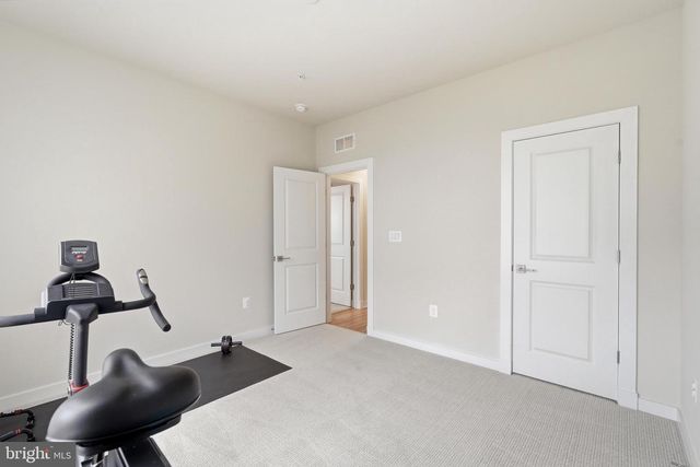 6829 FOUNTAIN PARK DR, Glenn Dale, MD 20769