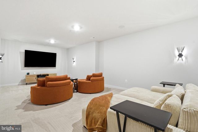 6829 FOUNTAIN PARK DR, Glenn Dale, MD 20769