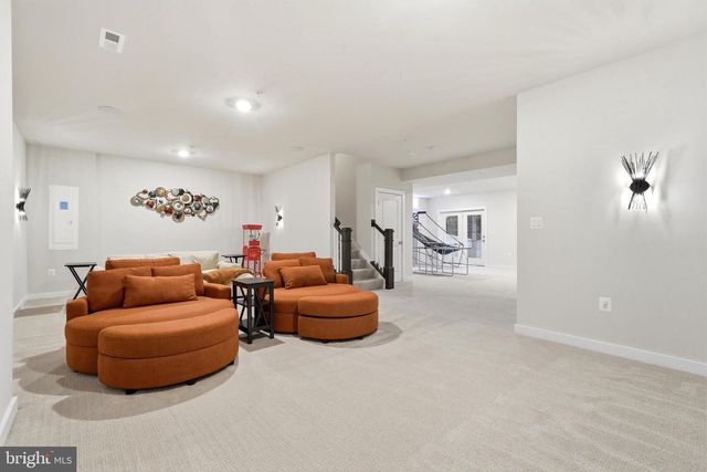 6829 FOUNTAIN PARK DR, Glenn Dale, MD 20769