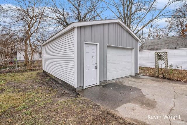 883 Emerson Avenue, Muskegon, MI 49442