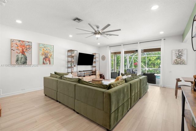 10443 NW 59th Pl, Parkland, FL 33076