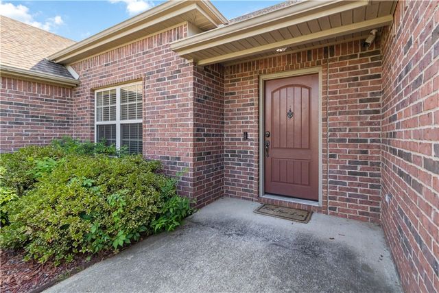 536 N Fox Meadows Lane, Fayetteville, AR 72704