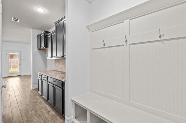 1929 Brahorn Lane, Fort Worth, TX 76131