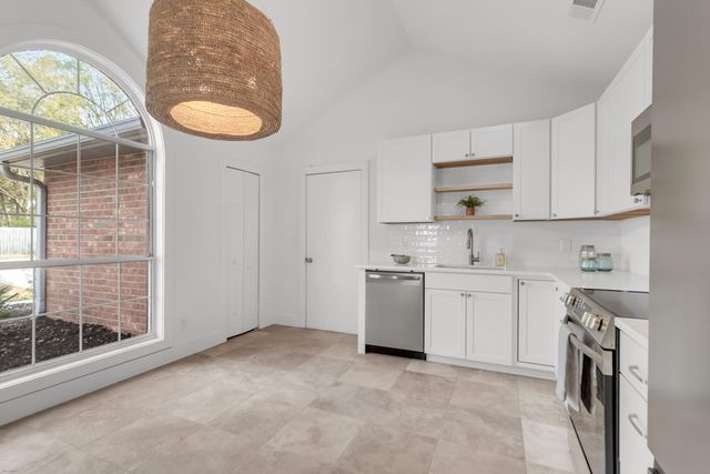 1368 Thayer Hall Drive, Mount Pleasant, SC 29466