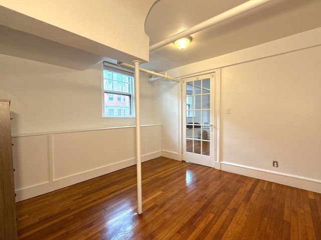 20 Claflin Rd A, Brookline, MA 02445