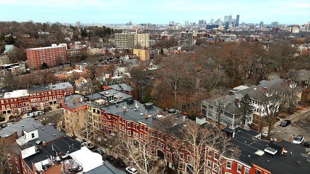 20 Claflin Rd A, Brookline, MA 02445