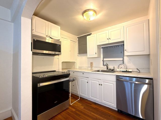 20 Claflin Rd A, Brookline, MA 02445