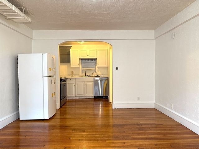 20 Claflin Rd A, Brookline, MA 02445