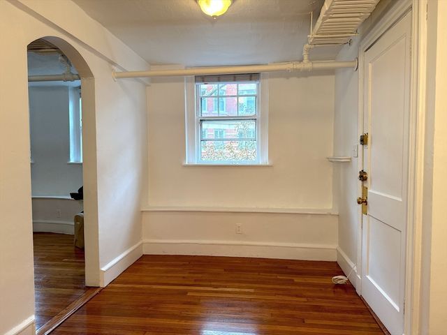 20 Claflin Rd A, Brookline, MA 02445