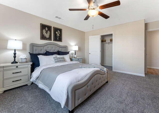 7094 W Wren Avenue, Visalia, CA 93291