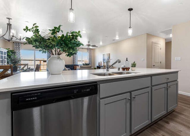 7094 W Wren Avenue, Visalia, CA 93291