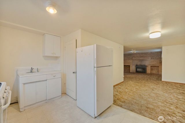 9716 Greenwood Avenue N, Seattle, WA 98103